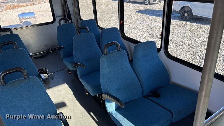 image for item FG1704 2006 Starcraft  E450 Super Duty shuttle bus