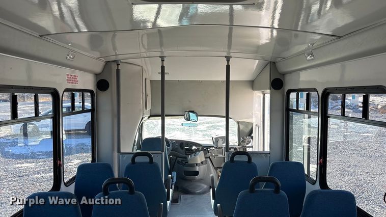 image for item FG1704 2006 Starcraft  E450 Super Duty shuttle bus