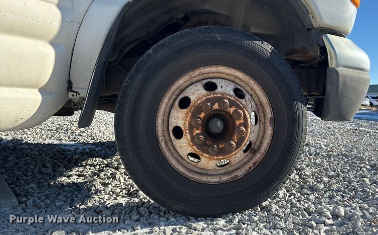 image for item FG1704 2006 Starcraft  E450 Super Duty shuttle bus