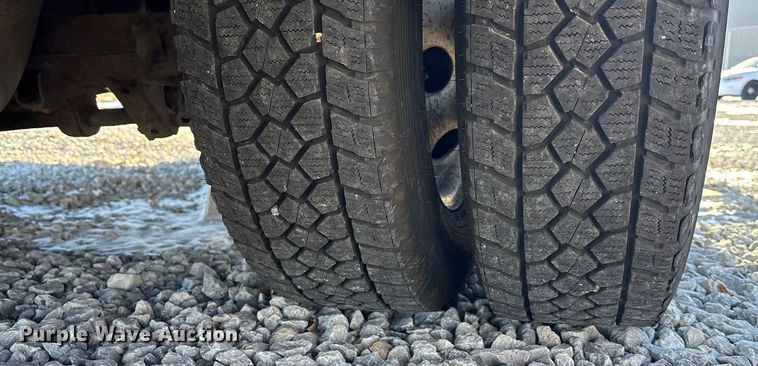 image for item FG1704 2006 Starcraft  E450 Super Duty shuttle bus