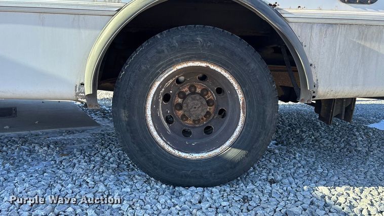 image for item FG1704 2006 Starcraft  E450 Super Duty shuttle bus