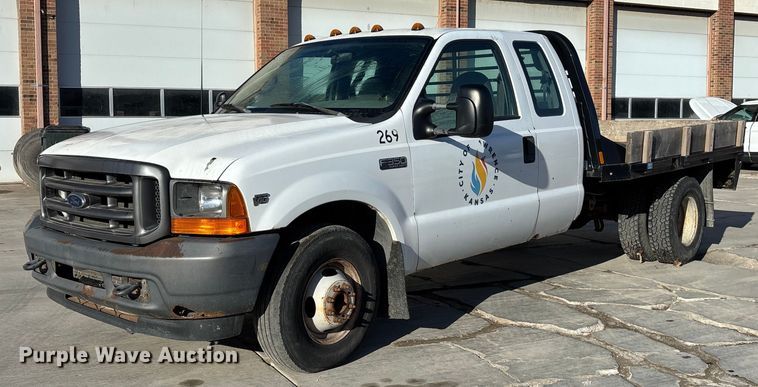 image for item FG1705 2001 Ford F350 Super Duty Ext. Cab flatbed pickup truck