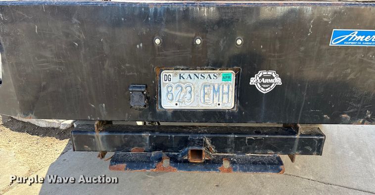 image for item FG1705 2001 Ford F350 Super Duty Ext. Cab flatbed pickup truck