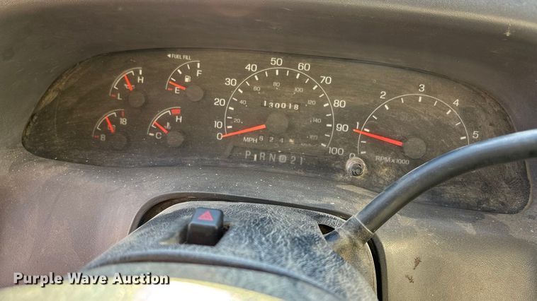 image for item FG1705 2001 Ford F350 Super Duty Ext. Cab flatbed pickup truck