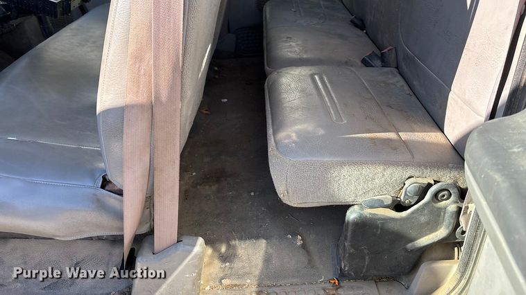 image for item FG1705 2001 Ford F350 Super Duty Ext. Cab flatbed pickup truck