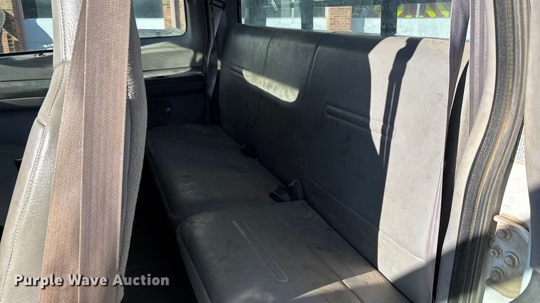 image for item FG1705 2001 Ford F350 Super Duty Ext. Cab flatbed pickup truck