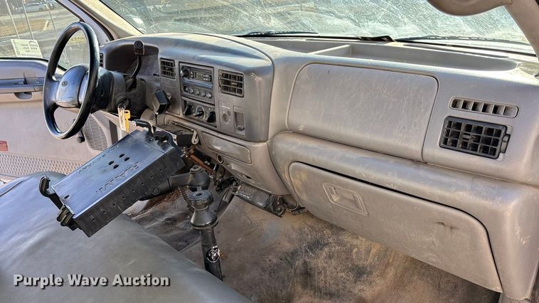 image for item FG1705 2001 Ford F350 Super Duty Ext. Cab flatbed pickup truck