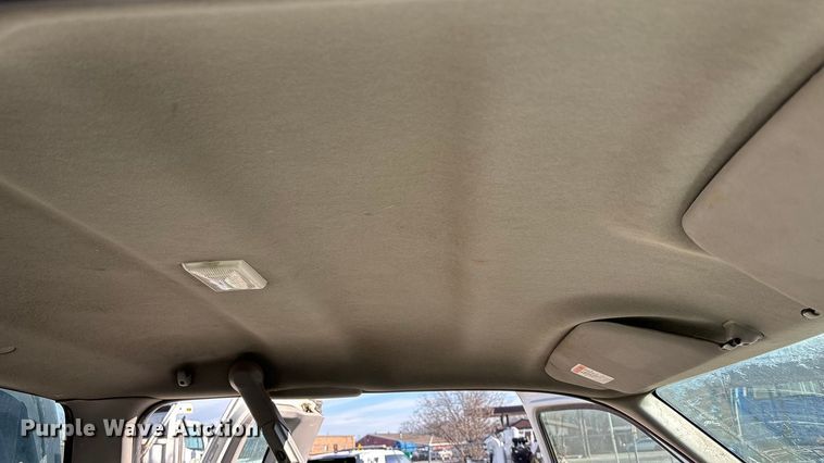 image for item FG1705 2001 Ford F350 Super Duty Ext. Cab flatbed pickup truck