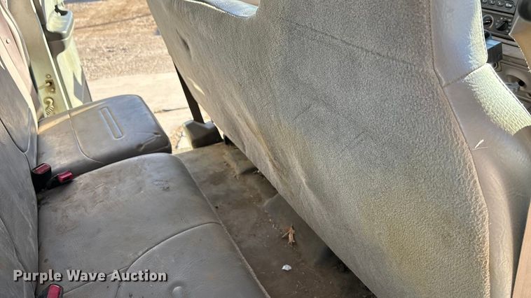 image for item FG1705 2001 Ford F350 Super Duty Ext. Cab flatbed pickup truck