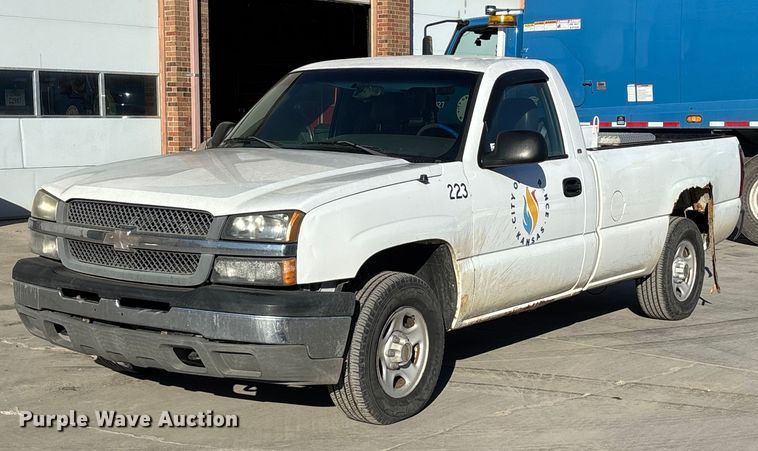 image for item FG1706 2003 Chevrolet Silverado 1500 pickup truck