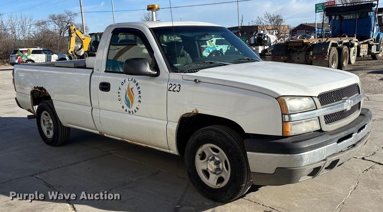 image for item FG1706 2003 Chevrolet Silverado 1500 pickup truck