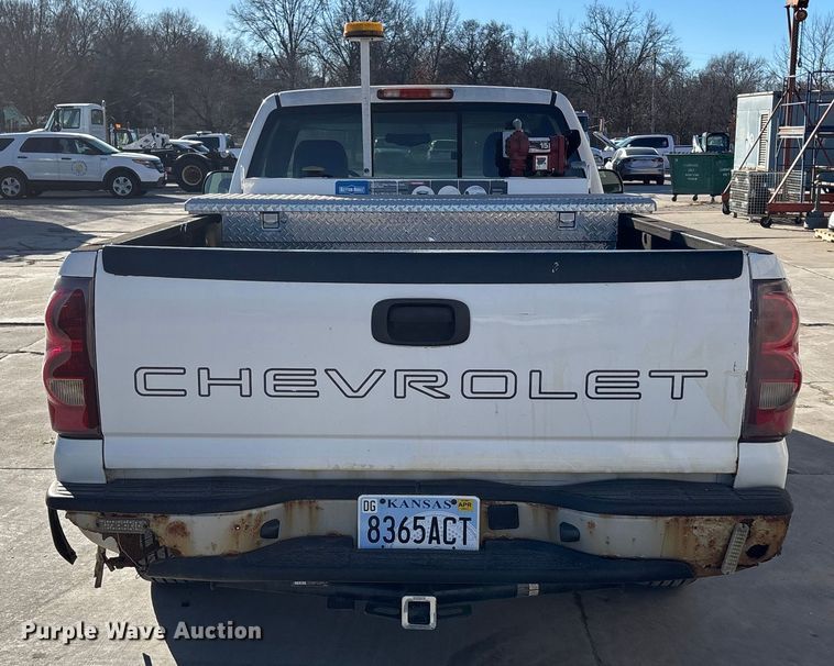 image for item FG1706 2003 Chevrolet Silverado 1500 pickup truck