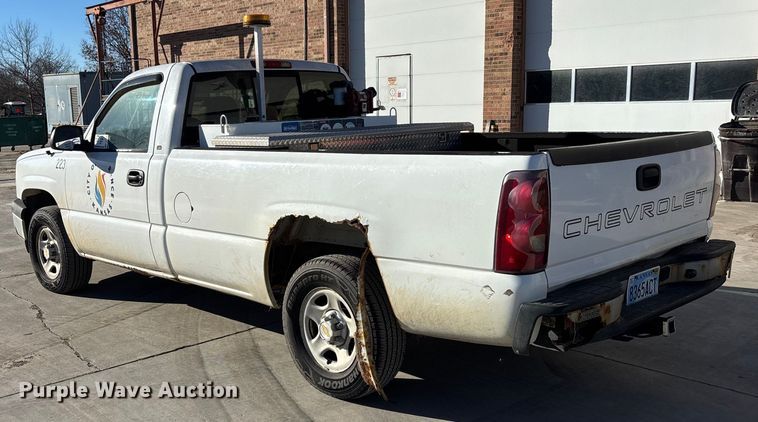 image for item FG1706 2003 Chevrolet Silverado 1500 pickup truck