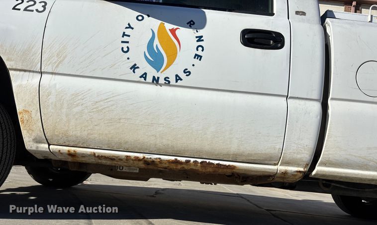 image for item FG1706 2003 Chevrolet Silverado 1500 pickup truck