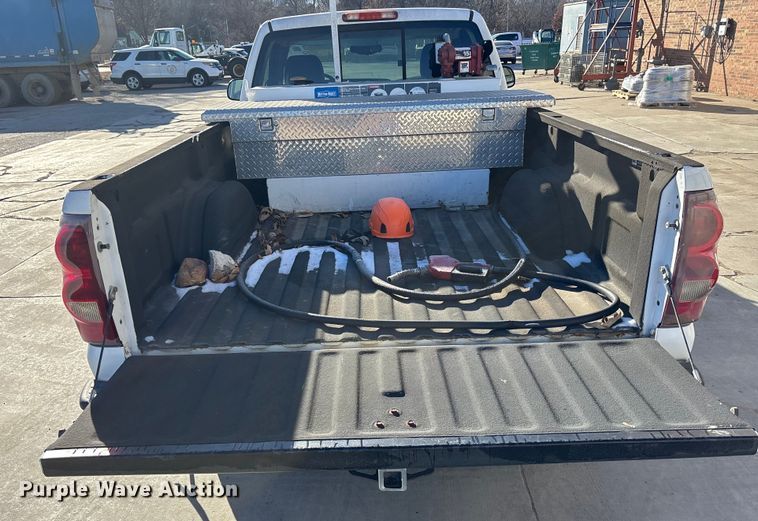 image for item FG1706 2003 Chevrolet Silverado 1500 pickup truck