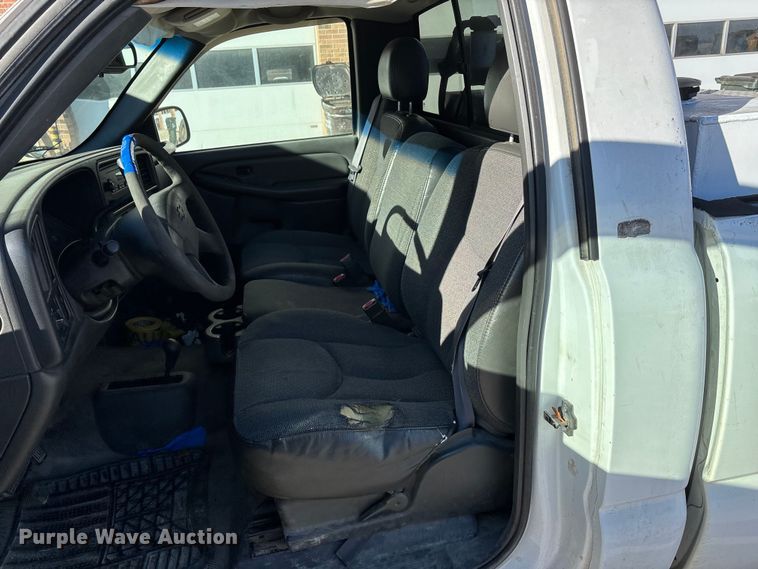 image for item FG1706 2003 Chevrolet Silverado 1500 pickup truck