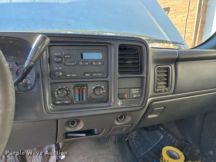 image for item FG1706 2003 Chevrolet Silverado 1500 pickup truck