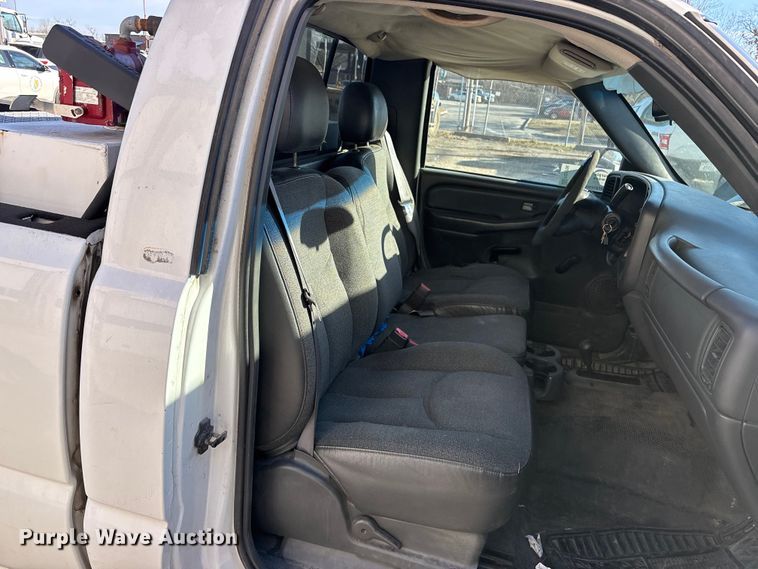 image for item FG1706 2003 Chevrolet Silverado 1500 pickup truck