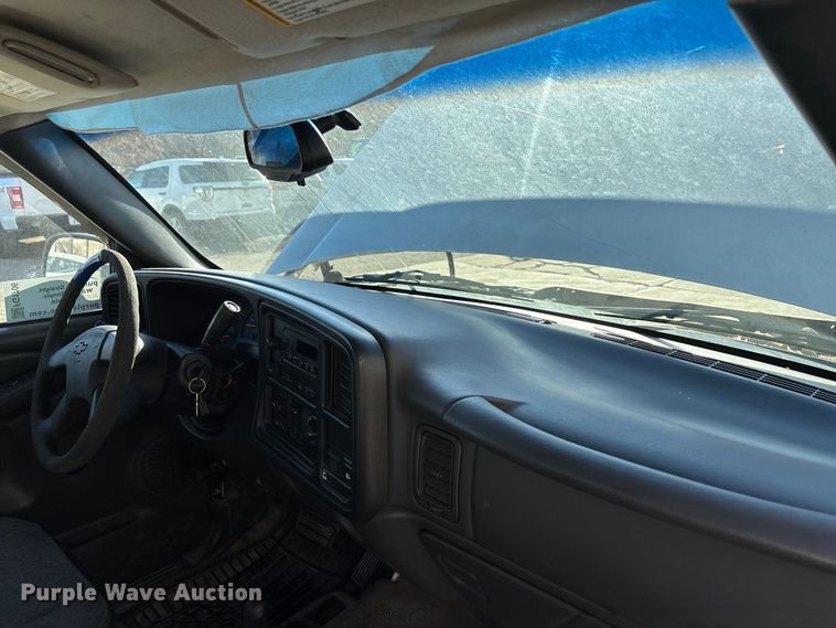 image for item FG1706 2003 Chevrolet Silverado 1500 pickup truck