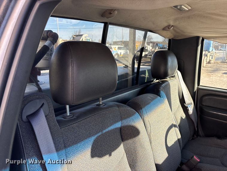 image for item FG1706 2003 Chevrolet Silverado 1500 pickup truck