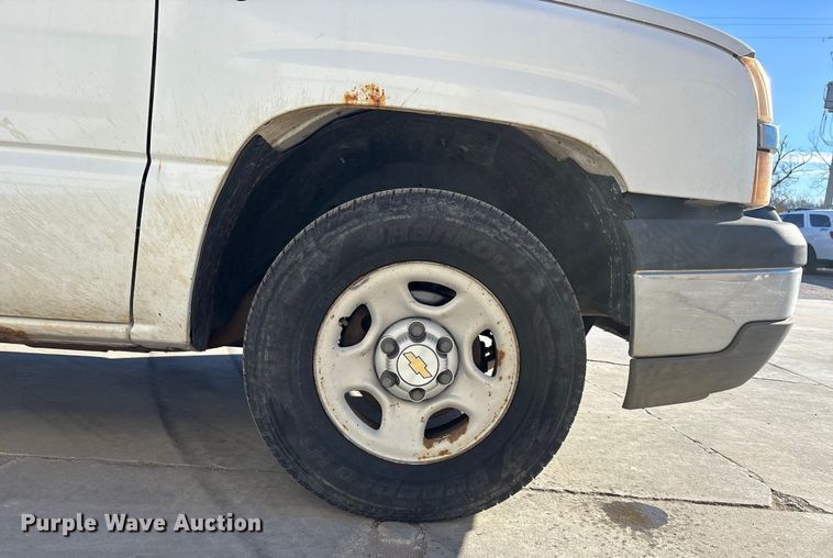 image for item FG1706 2003 Chevrolet Silverado 1500 pickup truck