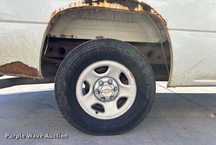 image for item FG1706 2003 Chevrolet Silverado 1500 pickup truck