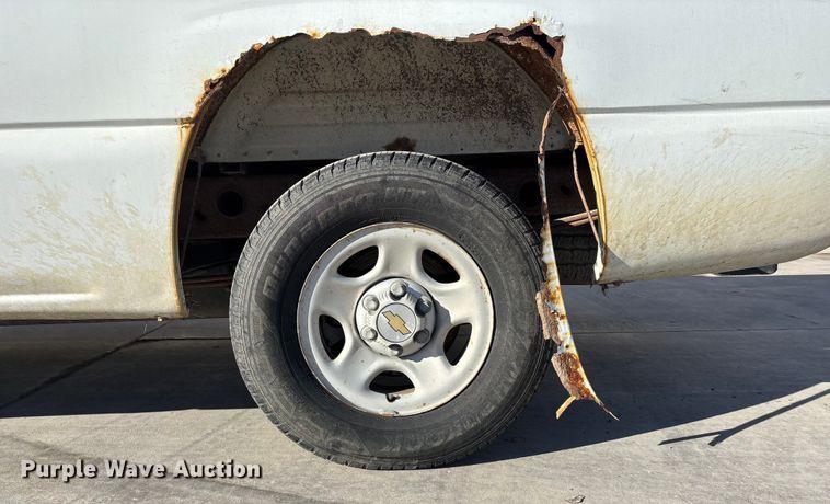 image for item FG1706 2003 Chevrolet Silverado 1500 pickup truck