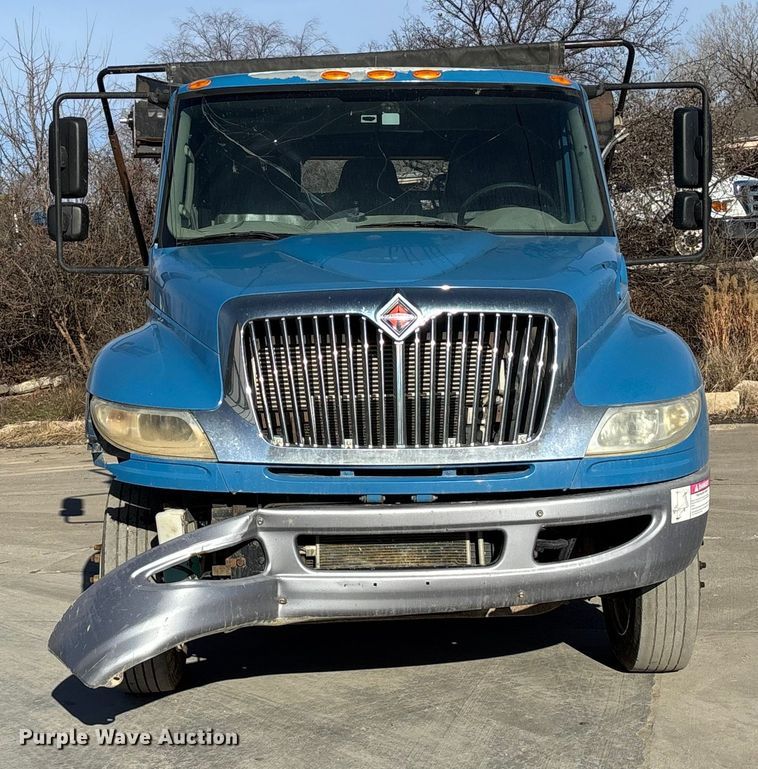 image for item FG1709 2017 International 4900 hook lift truck