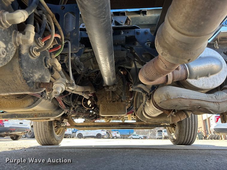 image for item FG1709 2017 International 4900 hook lift truck