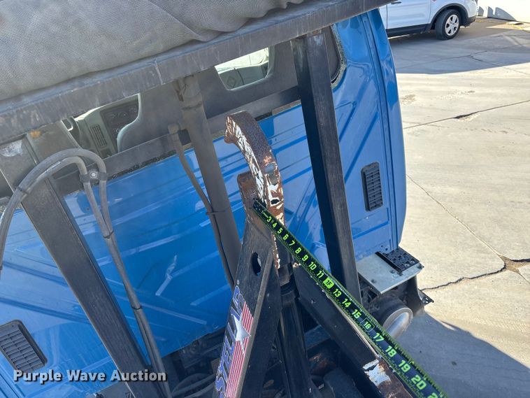 image for item FG1709 2017 International 4900 hook lift truck