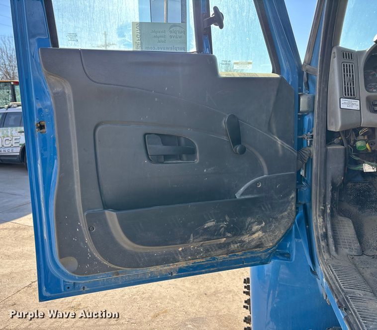 image for item FG1709 2017 International 4900 hook lift truck