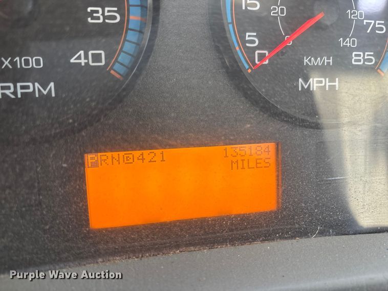 image for item FG1709 2017 International 4900 hook lift truck