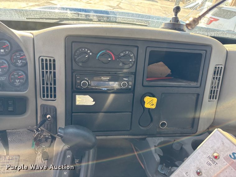 image for item FG1709 2017 International 4900 hook lift truck