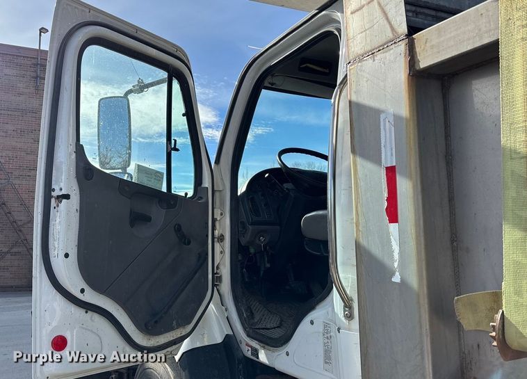 image for item FG1715 2014 Freightliner 108SD dump truck