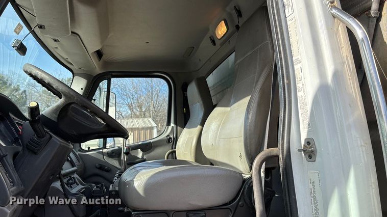 image for item FG1715 2014 Freightliner 108SD dump truck