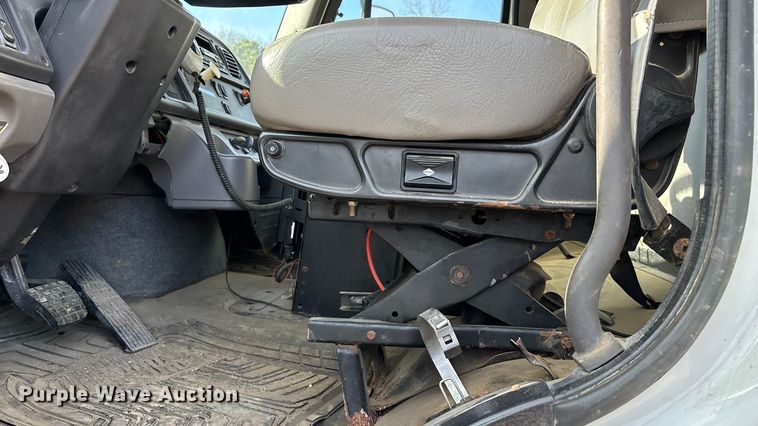 image for item FG1715 2014 Freightliner 108SD dump truck