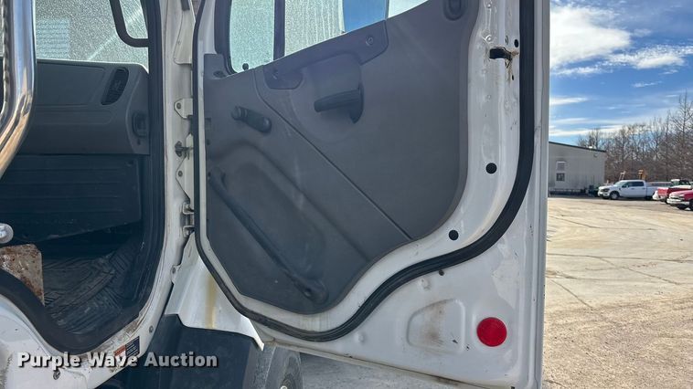 image for item FG1715 2014 Freightliner 108SD dump truck