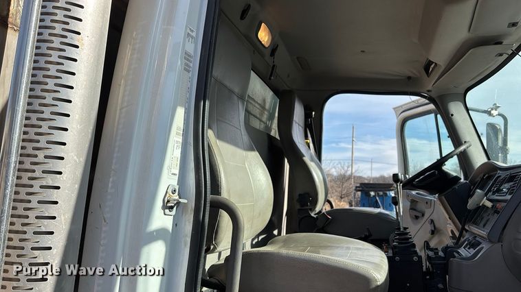 image for item FG1715 2014 Freightliner 108SD dump truck