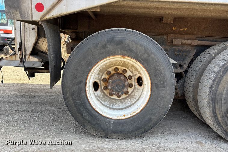 image for item FG1715 2014 Freightliner 108SD dump truck