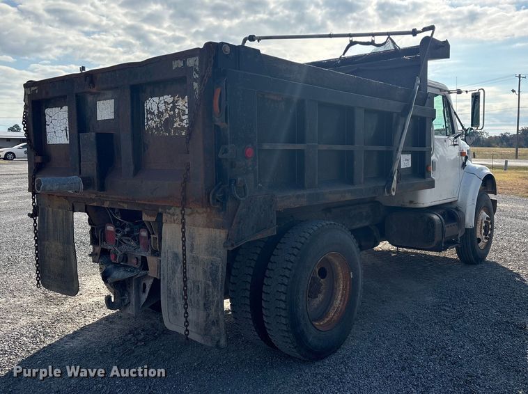 image for item FI0024 2001 International 4700 dump truck
