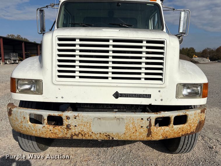 image for item FI0024 2001 International 4700 dump truck