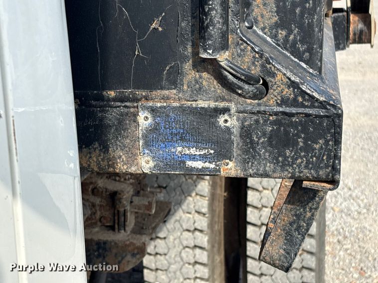 image for item FI0024 2001 International 4700 dump truck