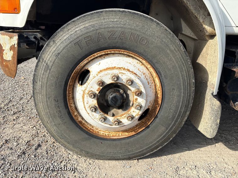 image for item FI0024 2001 International 4700 dump truck