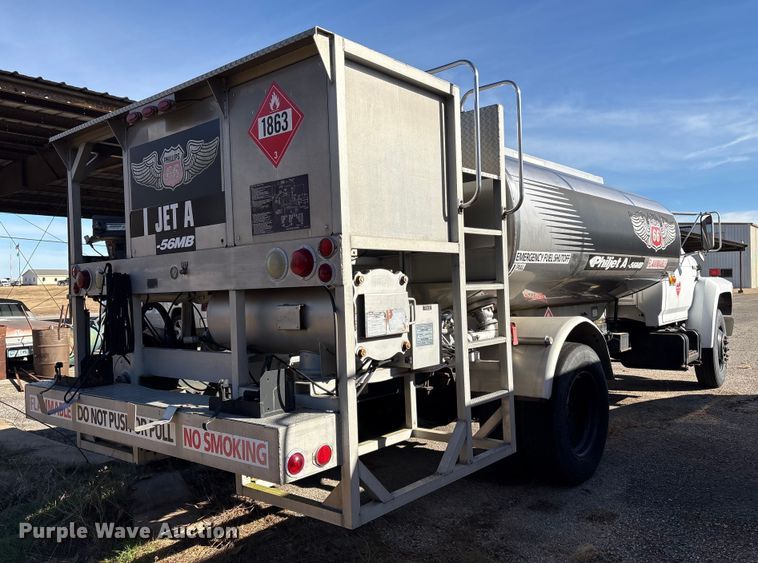 image for item FI0101 1990 Ford F700 fuel truck