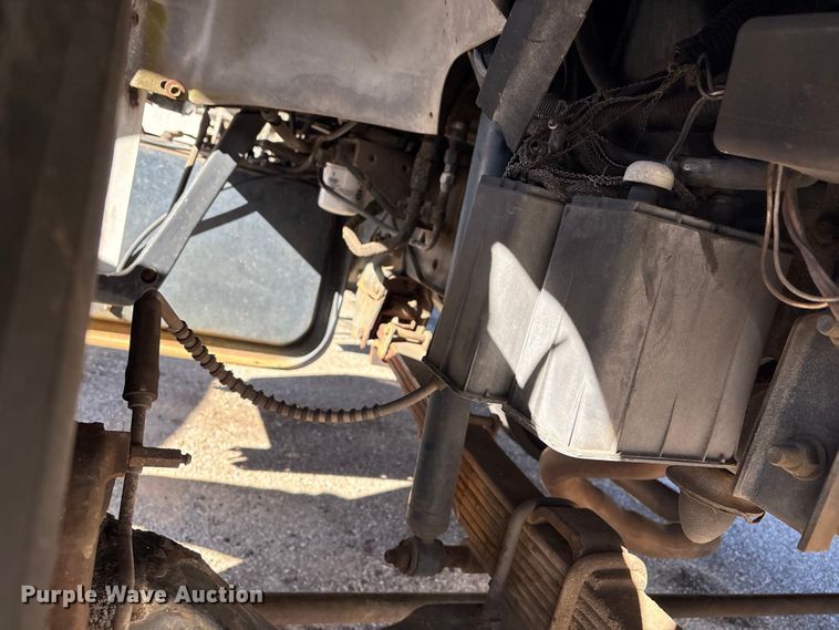 image for item FI0101 1990 Ford F700 fuel truck