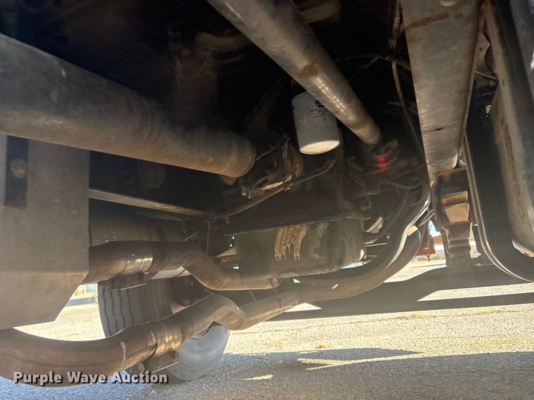 image for item FI0101 1990 Ford F700 fuel truck