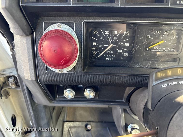 image for item FI0101 1990 Ford F700 fuel truck