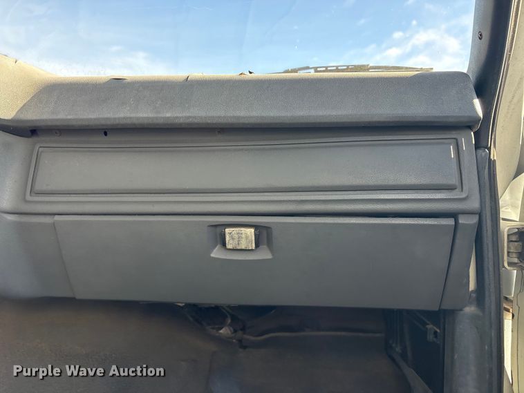 image for item FI0101 1990 Ford F700 fuel truck