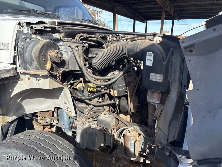 image for item FI0101 1990 Ford F700 fuel truck