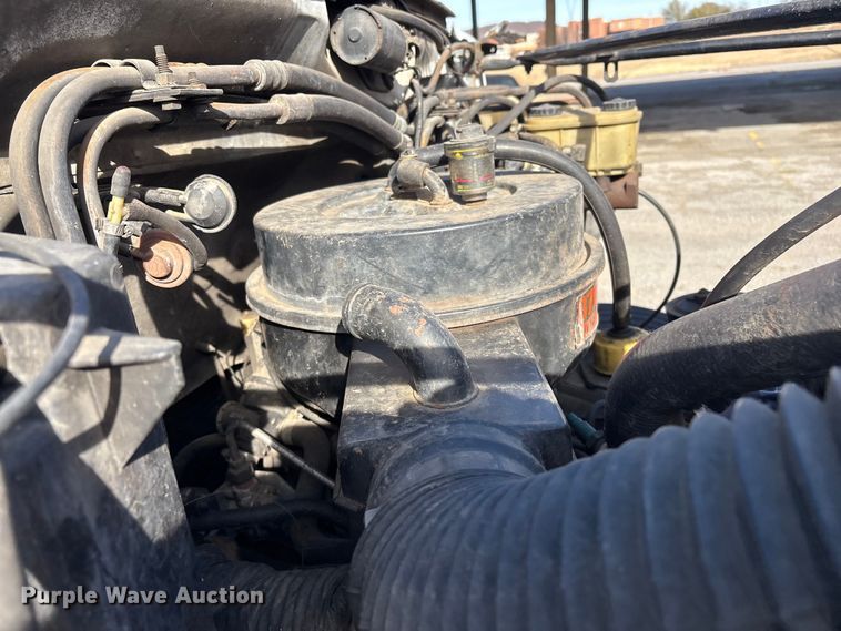 image for item FI0101 1990 Ford F700 fuel truck